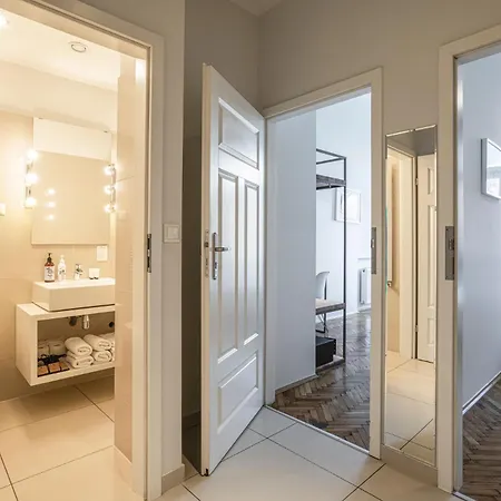 Straszewskiego Boutique - 2 Bedrooms & Old Town * Cracóvia